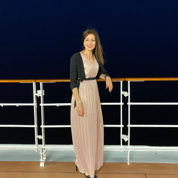 Roberta, donna fedele e sorridente 