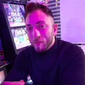 Cerco donne di centocelle non mercenari sono un ragazzo di 32 anni divertimento 