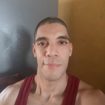 Cristofer cerca donna o ragazza no importa la età