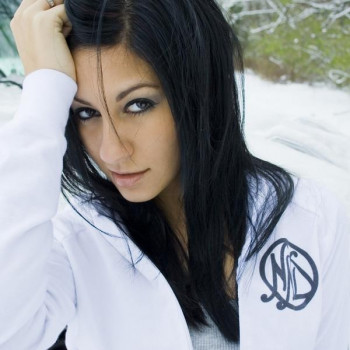 Donna in cerca di una relazione duratura