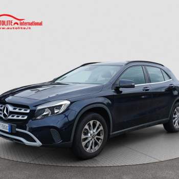MERCEDES-BENZ GLA 220