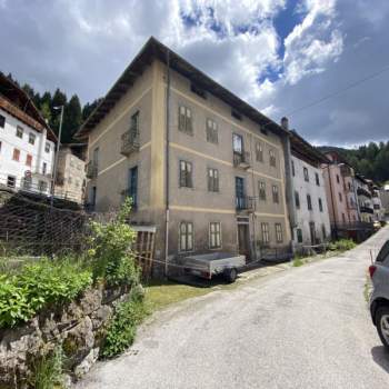Palazzo in vendita a Vigo di Cadore (Belluno)