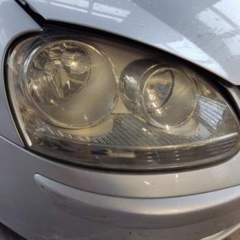 Proiettore destro VOLKSWAGEN GOLF 5  del 2005