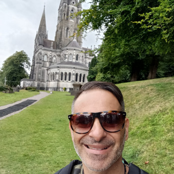 Cerco ragazza per esplorare l' Italia 