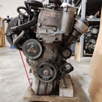 Motore VOLKSWAGEN GOLF 5 1598cc benzina  del 2005