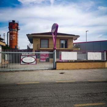 Negozio in affitto a Eboli (Salerno)