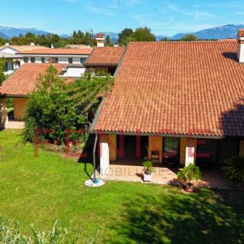 Villa in vendita a Montebelluna (Treviso)