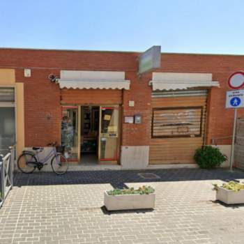 Negozio in vendita a Fiumicino (Roma)