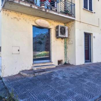 Negozio in vendita a Cagli (Pesaro e Urbino)