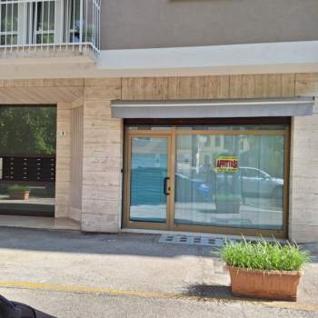 Negozio in vendita a Trento (Trento)