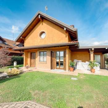 Villa in vendita a Cureggio (Novara)