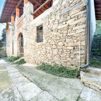 Rustico in vendita a Meina (Novara)