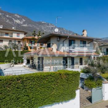 Villa in vendita a Botticino (Brescia)