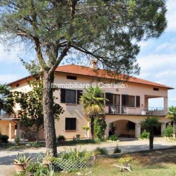 Villa in vendita a Castiglione del Lago (Perugia)