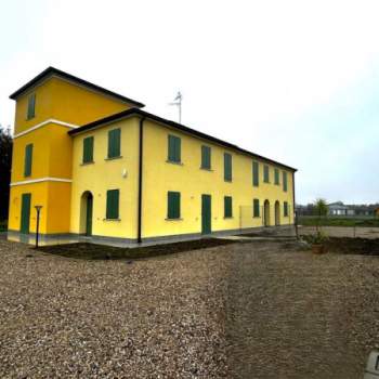 Trifamiliare in vendita a Cavezzo (Modena)