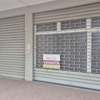 Negozio in vendita a Novi di Modena (Modena)