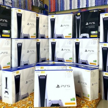 WWW.PHOTVPC.COM Nuovo, Sony PS5 Pro, Sony PS5, Nintendo Switch 2, iPhone 16 Pro,