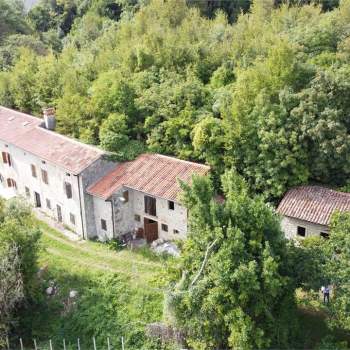 CASALE IN AREA COLLINARE a Vittorio Veneto