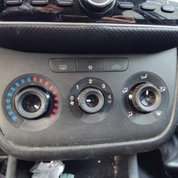 Comandi riscaldamento FIAT GRANDE PUNTO  del 2017