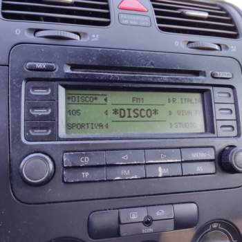 Autoradio VOLKSWAGEN GOLF 5  del 2005