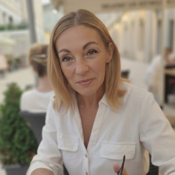 Adriana, donna elegante 