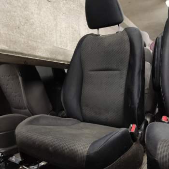 Sedile anteriore dx TOYOTA VERSO-S  del 2012