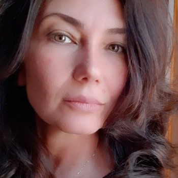 Mira, donna femminile