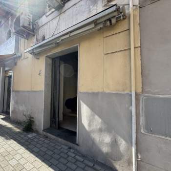 Negozio in affitto a Torre del Greco (Napoli)