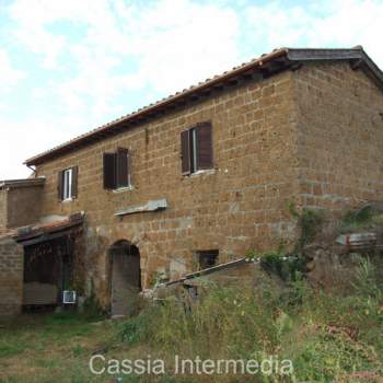 Rustico in vendita a Nepi (Viterbo)