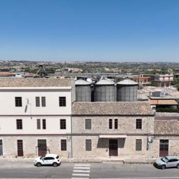 Capannone in vendita a Modica (Ragusa)