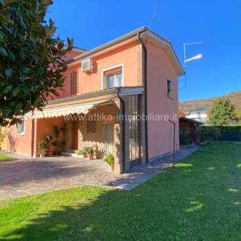 Bifamiliare in vendita a Lozzo Atestino (Padova)