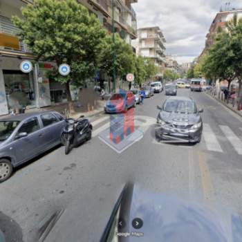 Negozio in vendita a Napoli (Napoli)