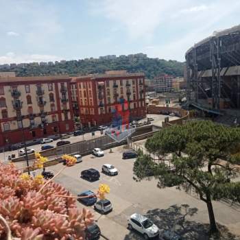 Appartamento in vendita a Napoli (Napoli)