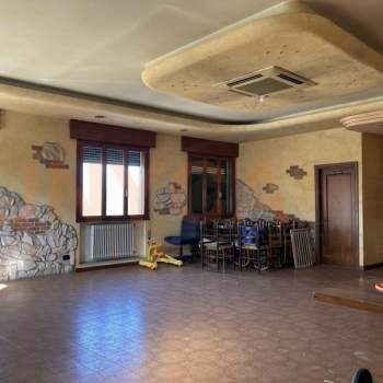 Magazzino in vendita a Veggiano (Padova)