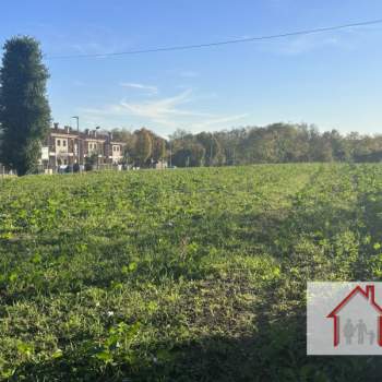 Terreno in vendita a Nervesa della Battaglia (Treviso)
