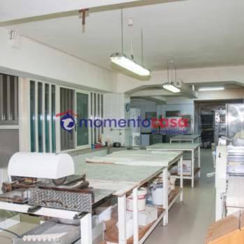 Magazzino in vendita a Reggio di Calabria (Reggio Calabria)