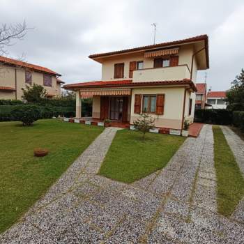 Villa in vendita a Falconara Marittima (Ancona)