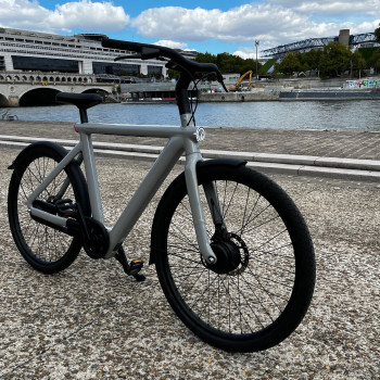 Vendo la mia bicicletta elettrica VanMoof S5.