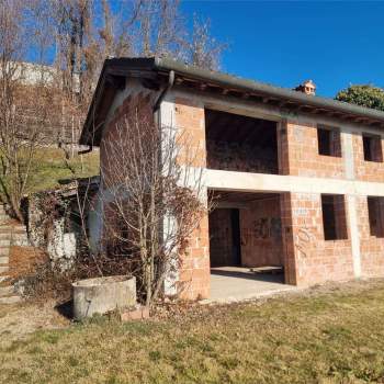 PORZIONE DI RUSTICO+VIGNETO a Farra di Soligo