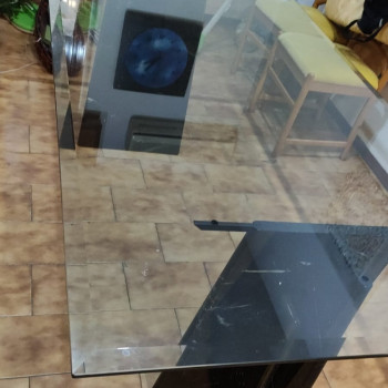 Vendo tavolo da pranzo o da sala in vetro rettangolare