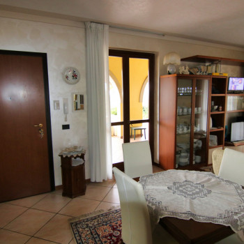 Padenghe la villa che parla di noi