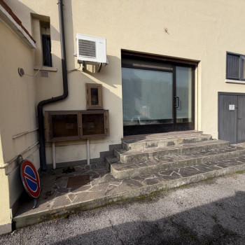MIRA Negozio di circa 58mq con Antibagno e Bagno 