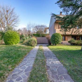 Villa in vendita a Monte San Pietro (Bologna)