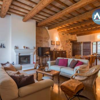 Rustico in vendita a Pesaro (Pesaro e Urbino)