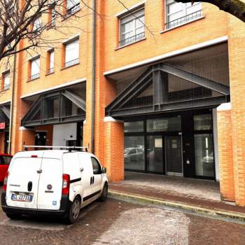 Attivita commerciale in vendita a Bologna (Bologna)