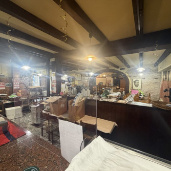 OLMO DI MIRA Locale Ristorante con soprastante abitazione e scoperto esclusivo 