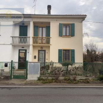 Trifamiliare in vendita a Molinella (Bologna)