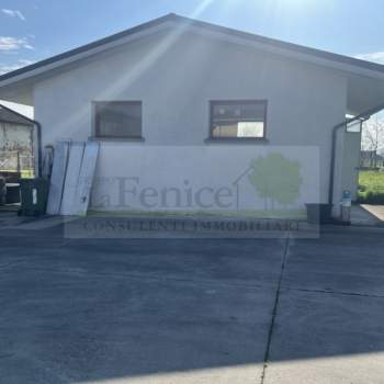 Magazzino in vendita a Piubega (Mantova)