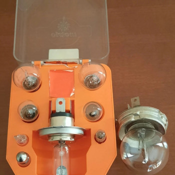 Trousse scatola porta lampade 