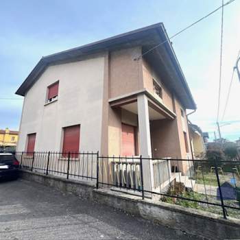 Villa in vendita a Castenedolo (Brescia)
